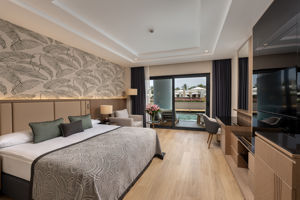 Woonvoorbeeld superiorkamer swim-up nieuwbouw