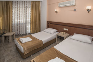 Kleopatra Develi & Bebek & Bavyera