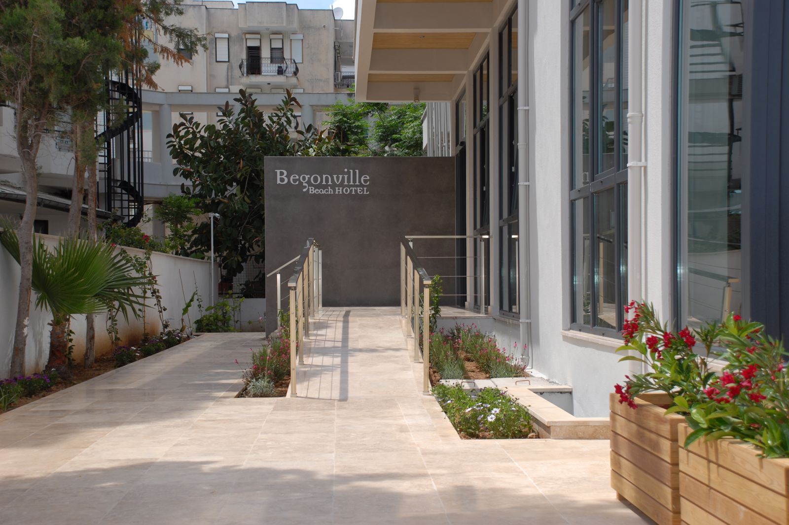 Begonville Beach slide 3