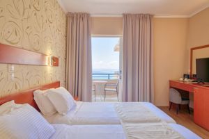 Woonvoorbeeld standaardkamer met zeezicht