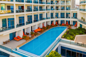 Commodore Elite Suites & Spa