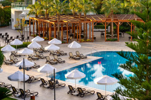 Commodore Elite Suites & Spa