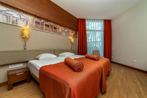 Commodore Elite Suites & Spa