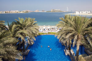 Riva Beach Club (aan het strand, op ca. 15 minuten rijden van het hotel)