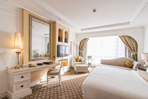 Al Habtoor Grand Resort, Autograph Collection