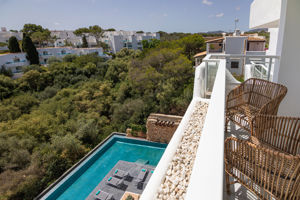 Woonvoorbeeld Superior 2-kamerappartement zwembadzicht