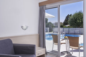 Woonvoorbeeld familie bungalow sharing pool