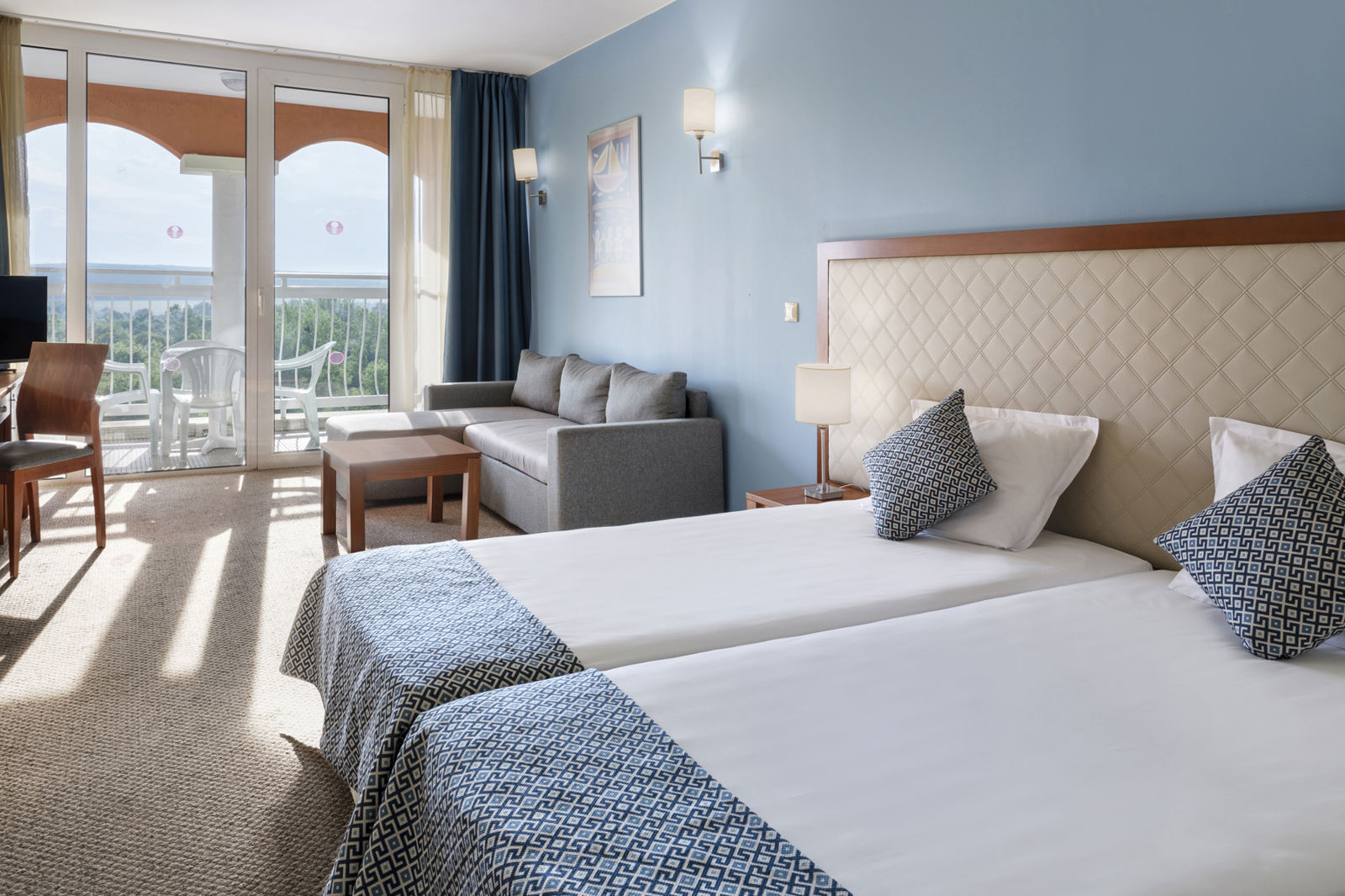 Sol Luna Bay slide 5