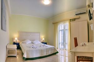 Theofilos Superior Hotel