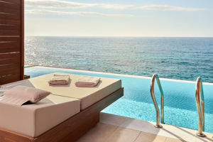 Woonvoorbeeld superiorkamer swimup met zeezicht