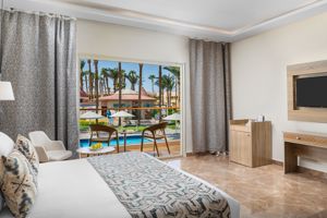 Woonvoorbeeld 2-persoonskamer Bungalow Zwembadzicht