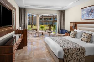 Woonvoorbeeld Familiekamer Standaard Tuinzicht of Zwembadzicht