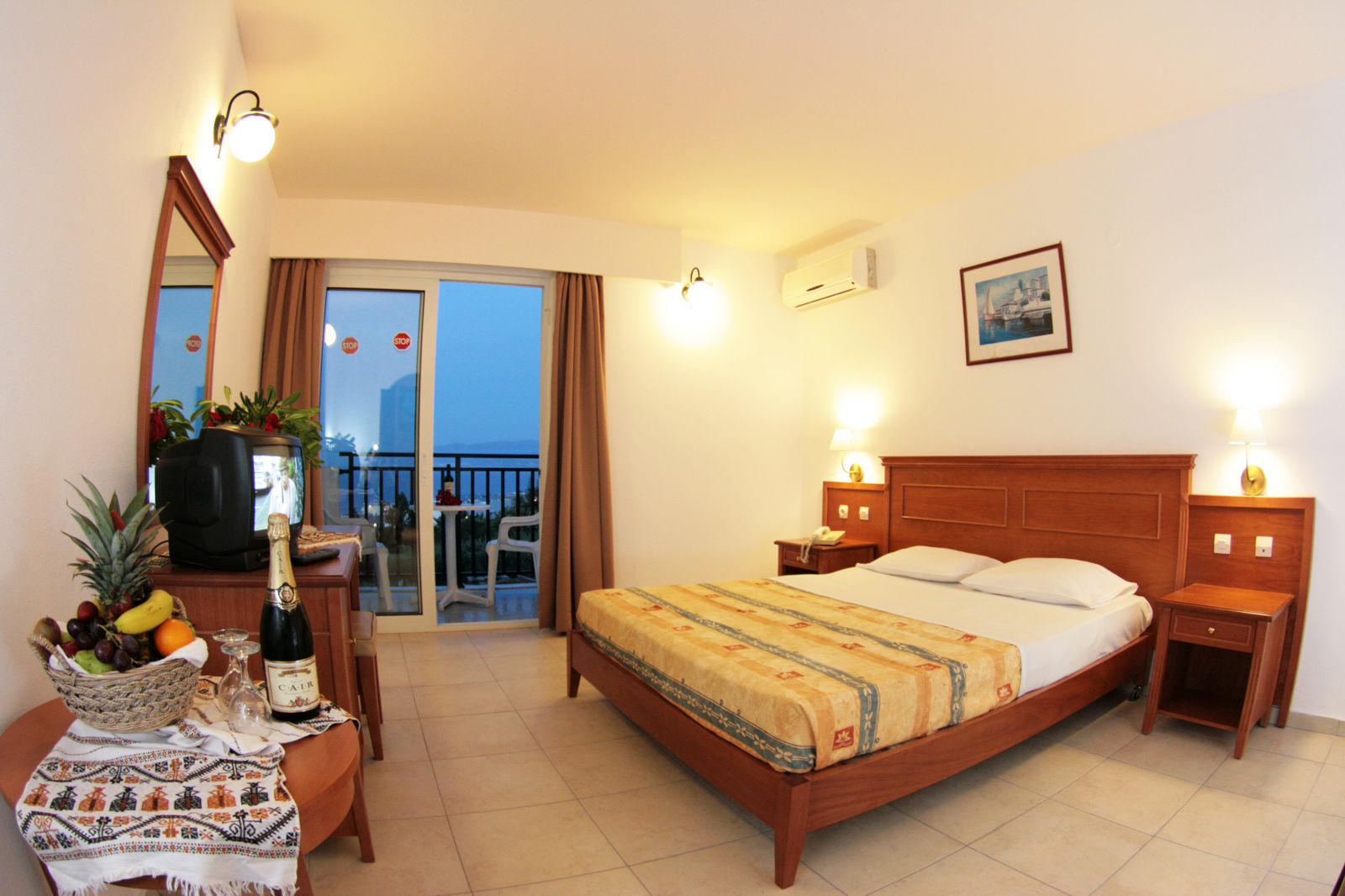 Semiramis Village billede 3