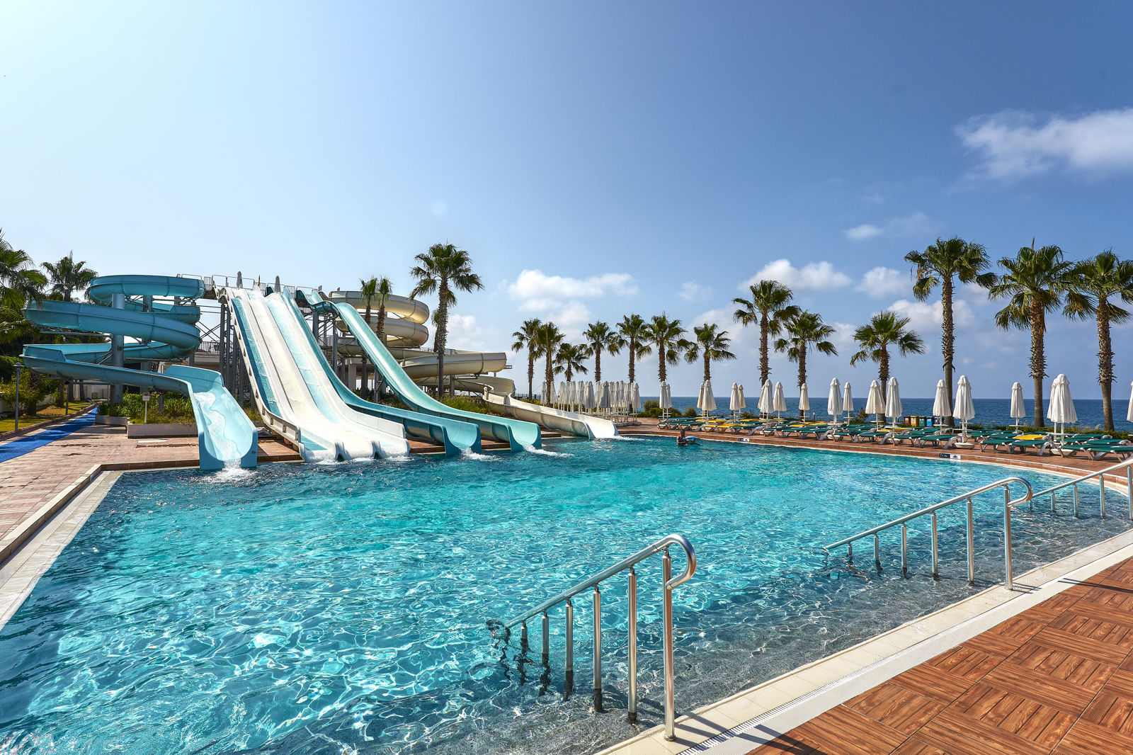 Vikingen Infinity Resort & Spa slide 5