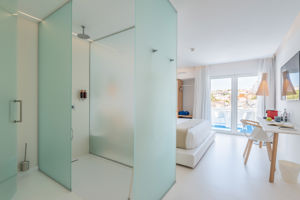 California Urban Beach Hotel