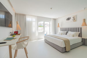 California Urban Beach Hotel