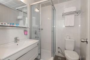 Hawaii Hotel By Yunus