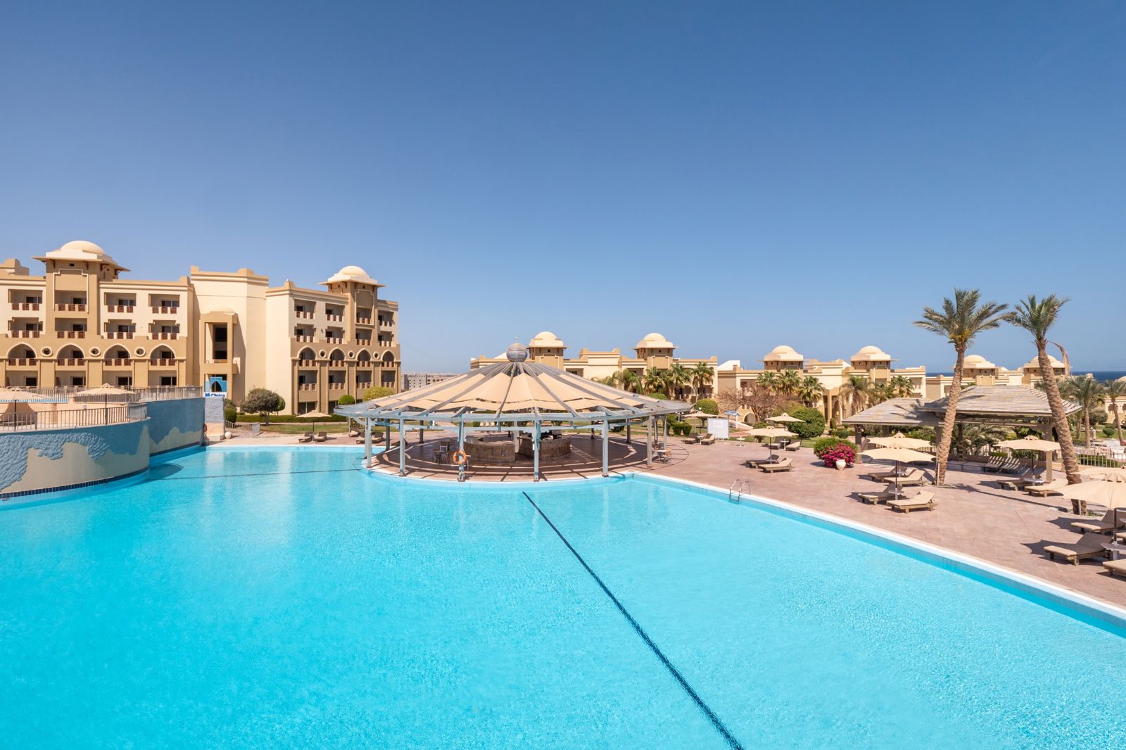 Serenity Alpha Beach slide 4