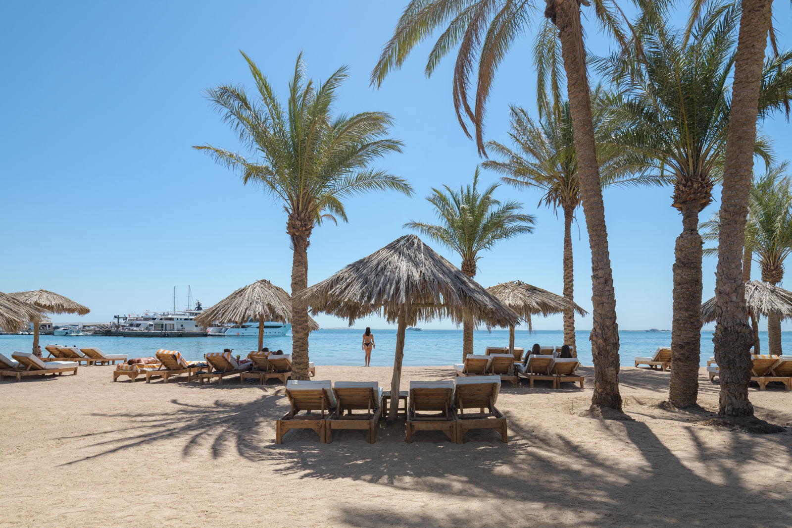 Sindbad Club slide 2