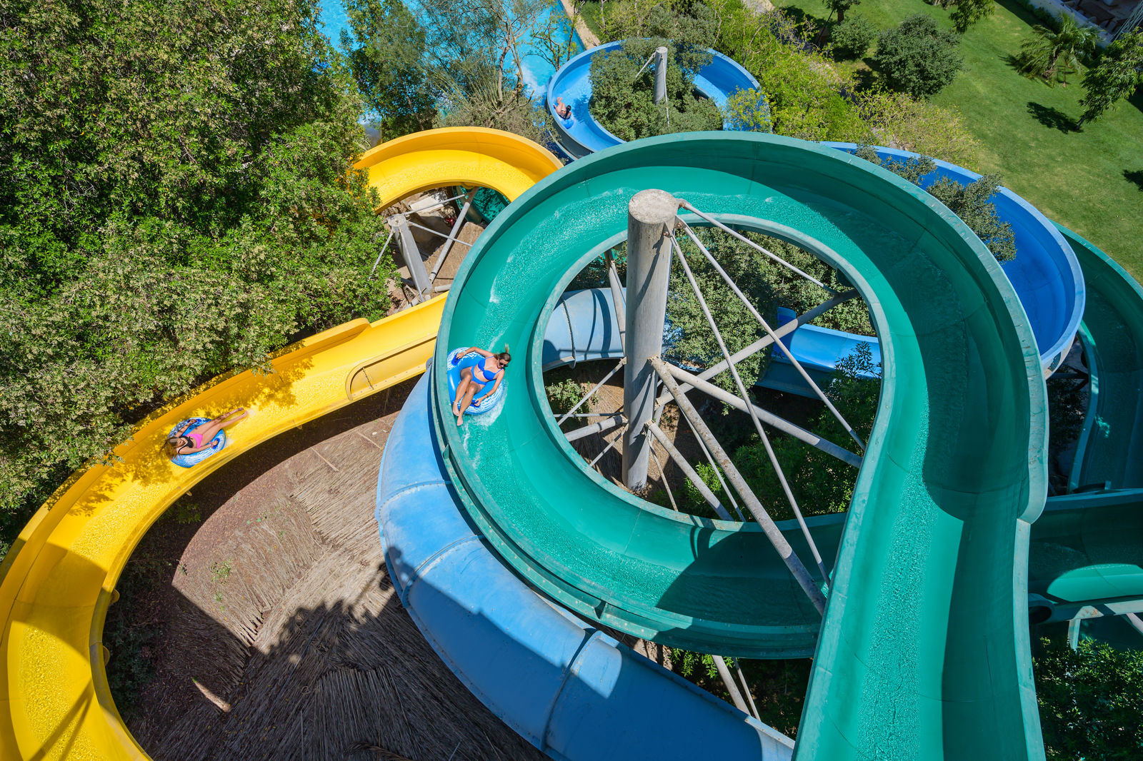 Sindbad Club slide 5