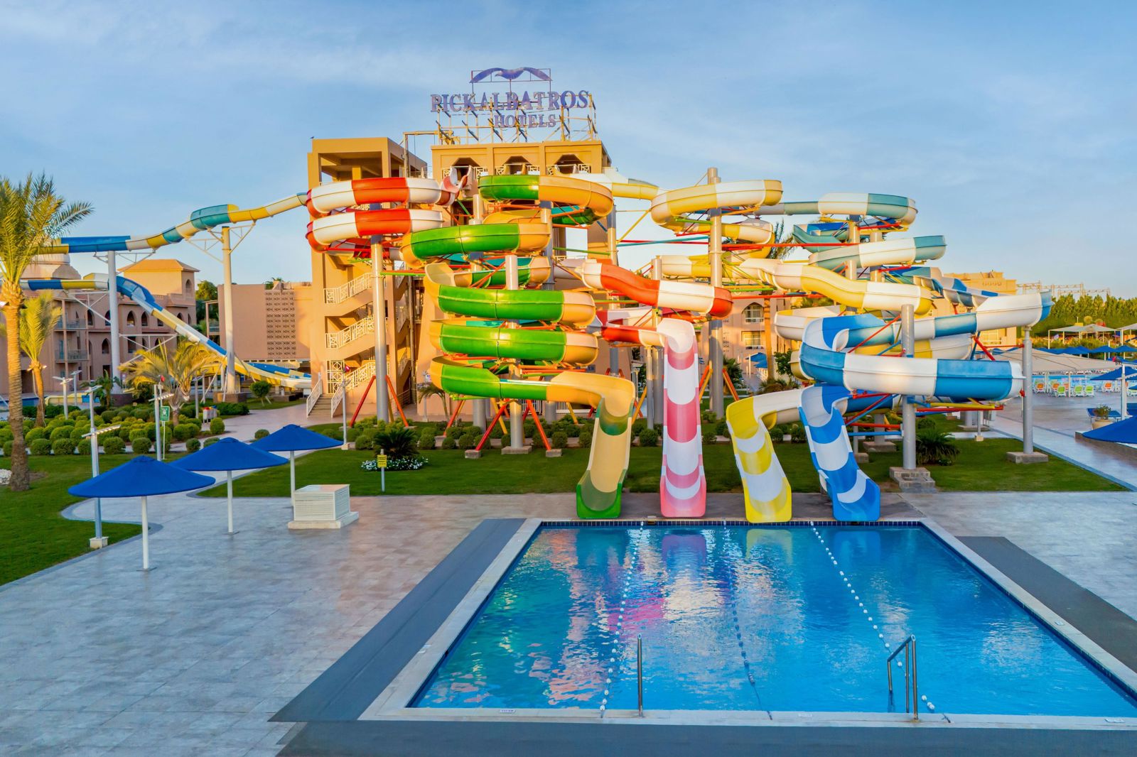 Pickalbatros Aqua Park Resort Hurghada slide 2