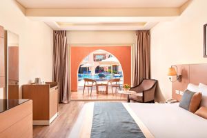 Woonvoorbeeld Standaardkamer zwembadzicht