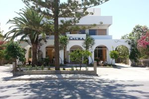 Laura Hotel