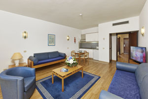 Woonvoorbeeld 2-kamerappartement zwembadzicht