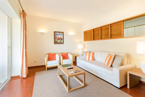 Woonvoorbeeld 2-kamerappartement zwembadzicht