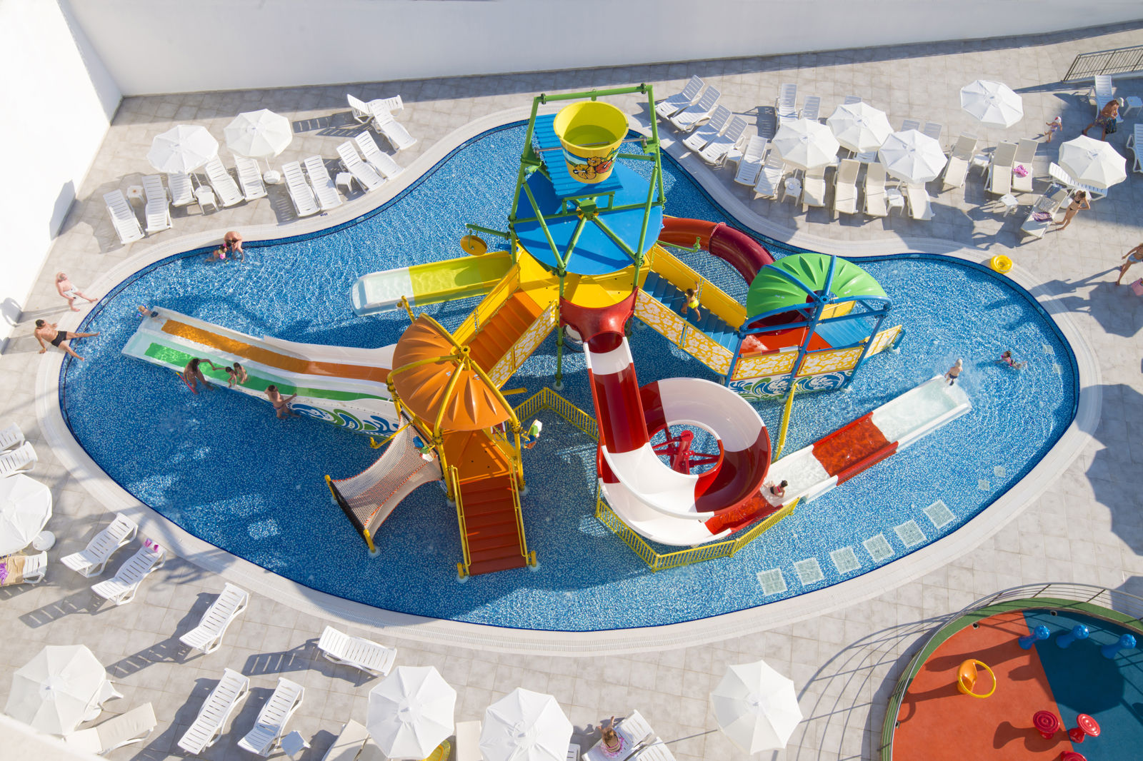 Calido Maris slide 2