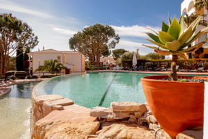 Vale d'el Rei Suites & Villa's Hotel