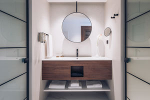 Woonvoorbeeld standaardkamer superior zij-zeezicht & standaardkamer familie suite