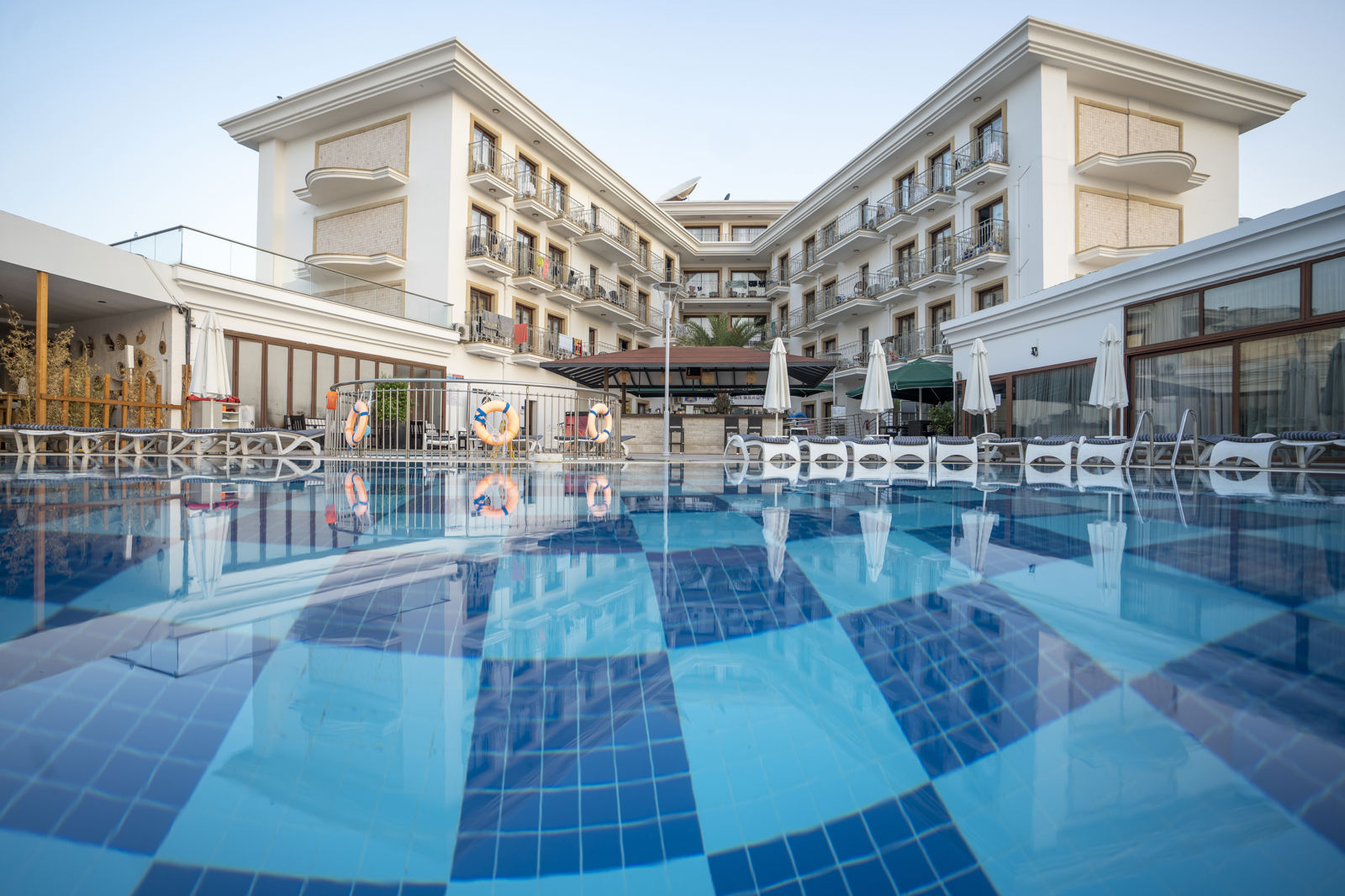 Pasa Garden Beach Hotel slide 2