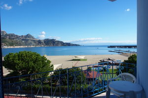 Woonvoorbeeld standaardkamer zeezicht en balkon
