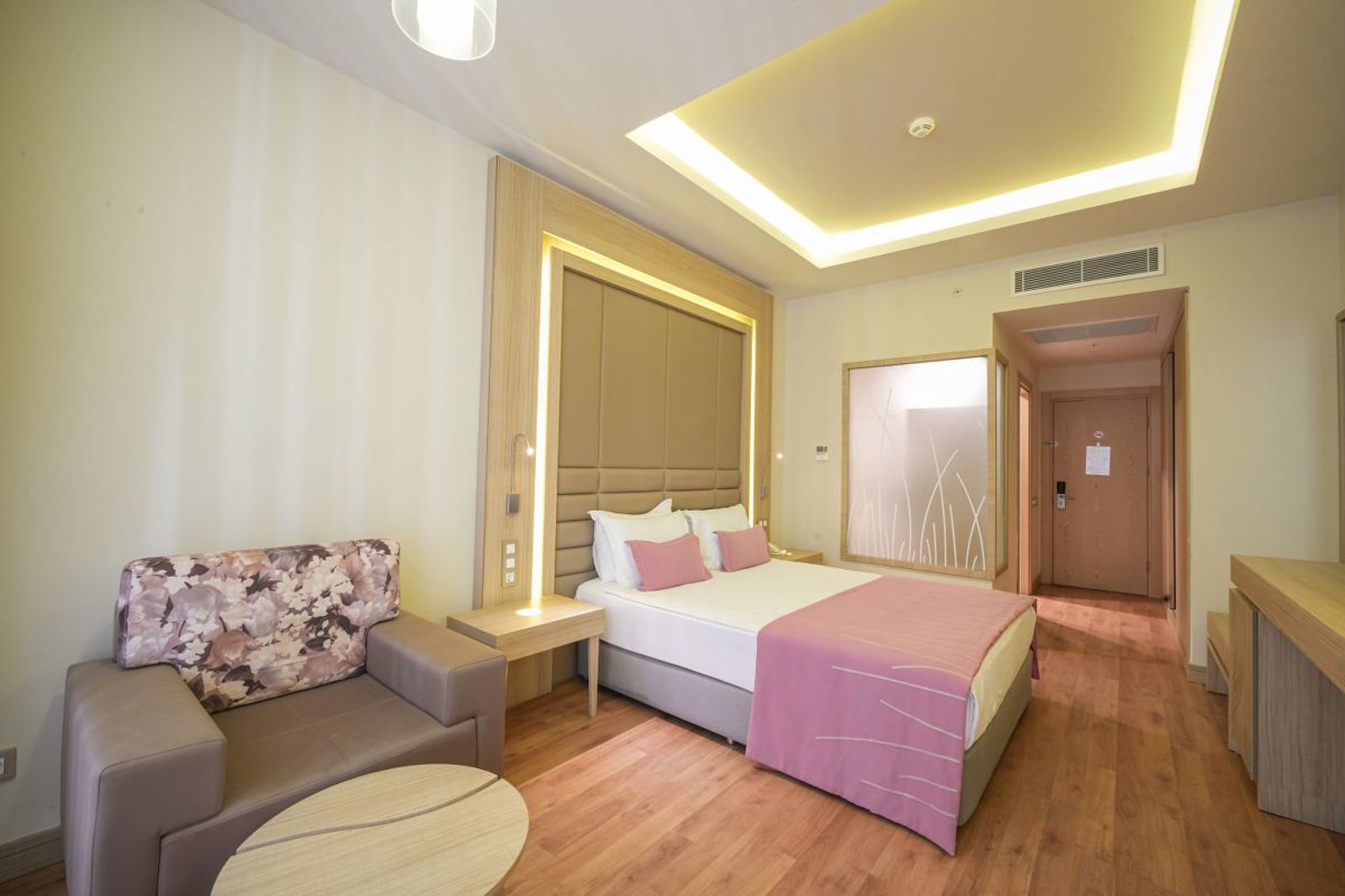 Orka Lotus Beach slide 3