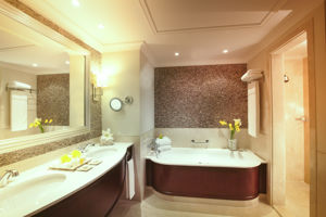 Woonvoorbeeld palm tree court suite