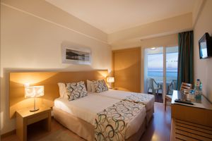 Woonvoorbeeld standaardkamer met zeezicht