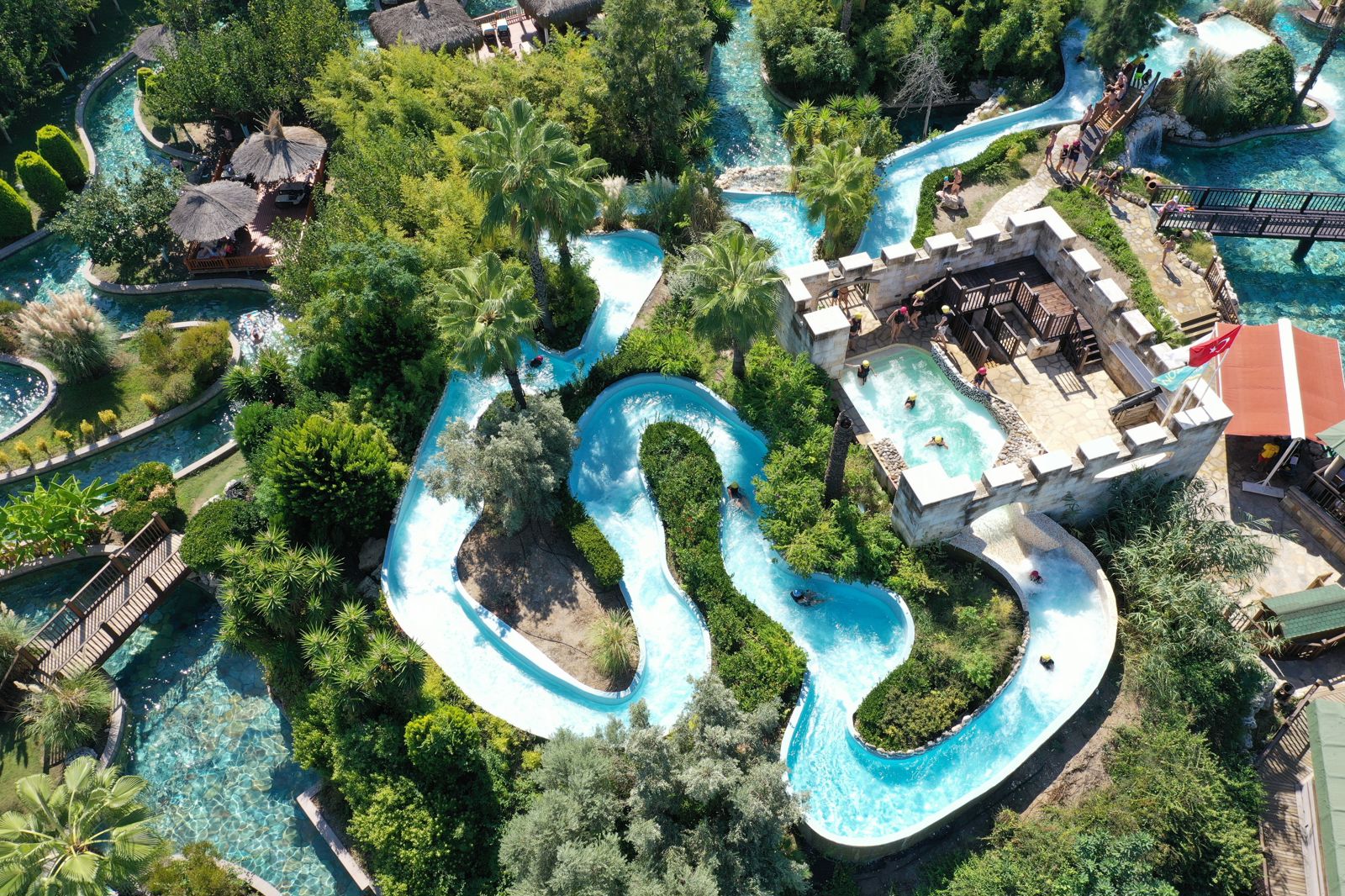 Club Grand Side slide 5