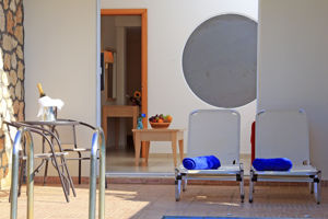 Woonvoorbeeld familie maisonette met gedeeld zwembad