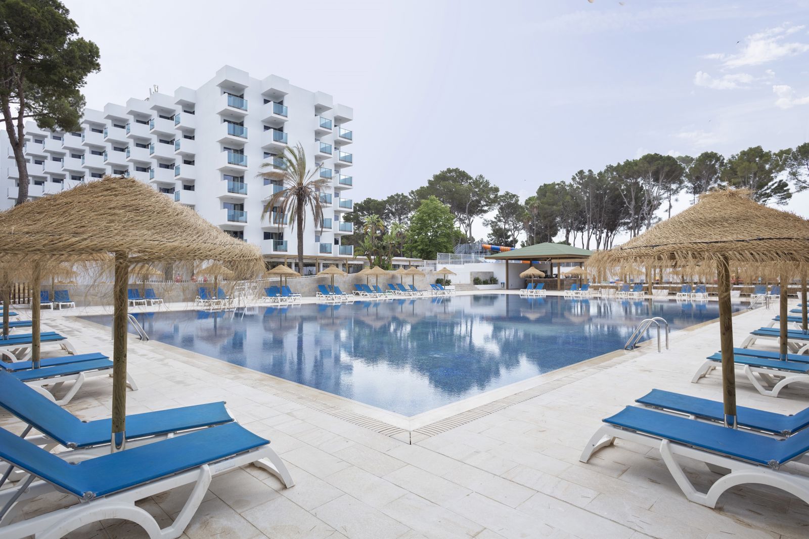 Best Delta Hotel slide 4