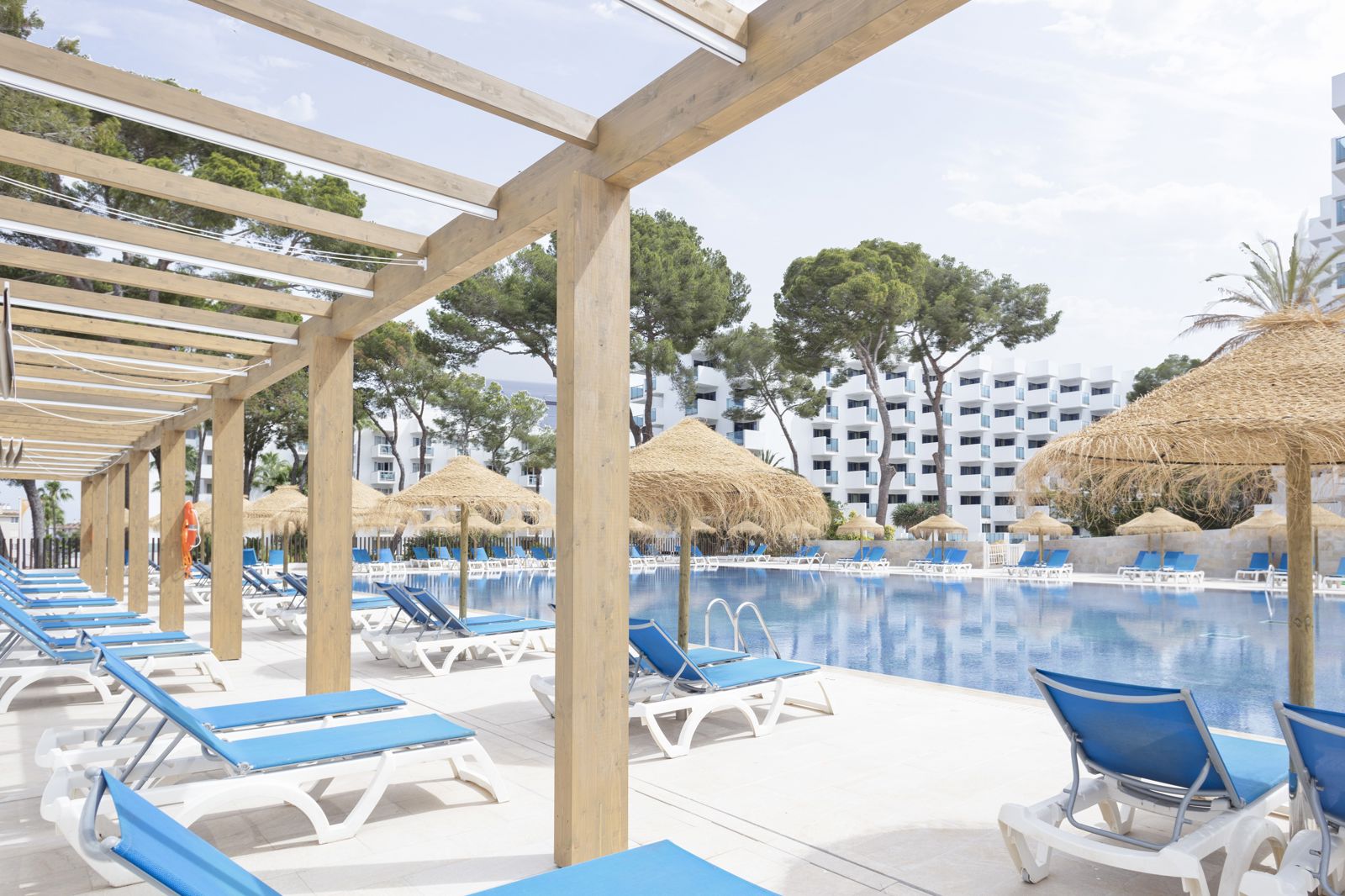 Best Delta Hotel slide 5