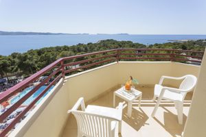 Woonvoorbeeld standaardkamer zeezicht (revenue)