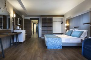 Woonvoorbeeld familiekamer swimup (slaapkamer bovenverdieping)