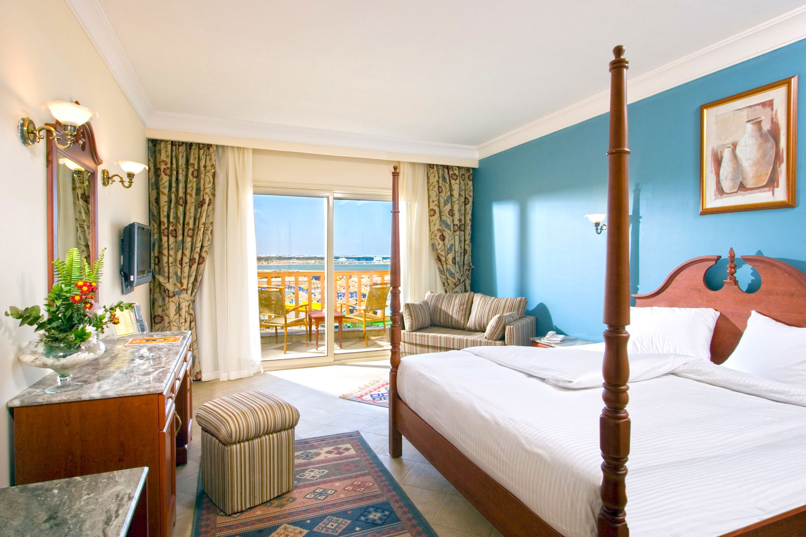 Titanic Beach Spa & Aqua Park slide 2