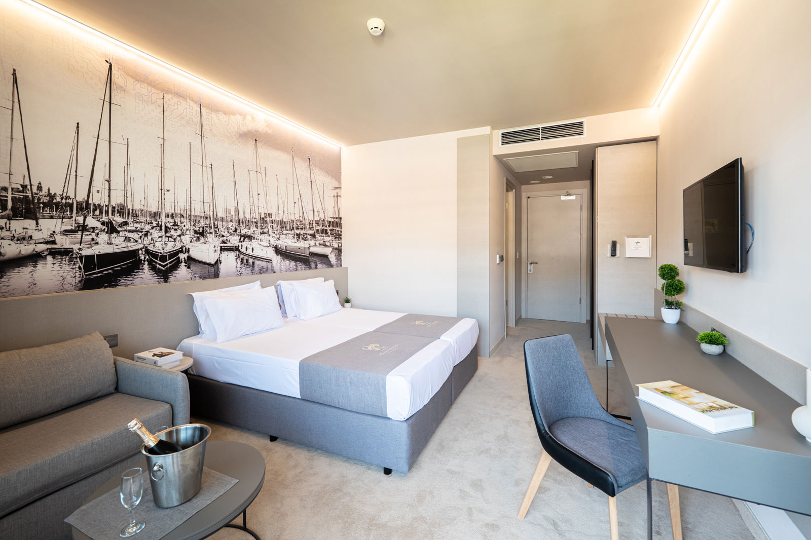 Aqua Paradise Resort slide 4