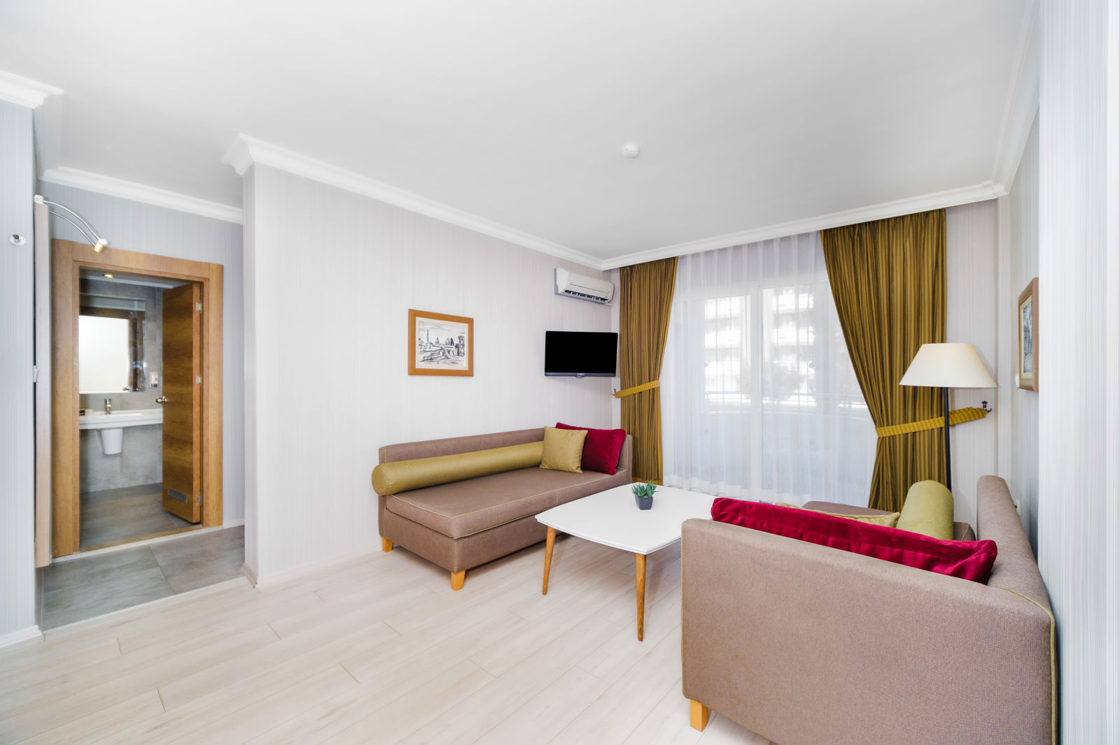 Royal Garden Beach slide 5