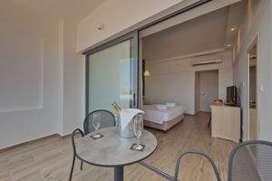 Alexia Premier City Hotel