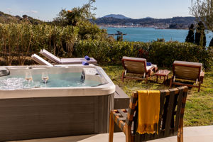 Woonvoorbeeld superior/premium bungalow suite met jacuzzi