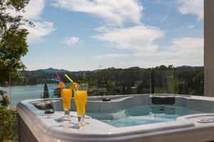 Woonvoorbeeld superior/premium bungalow suite met jacuzzi