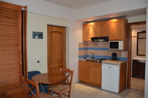 Eleni Beach Aparthotel